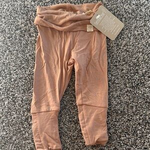Tenth & Pine Gender Neutral Bamboo Tan Kids Joggers Size 3-6 Months